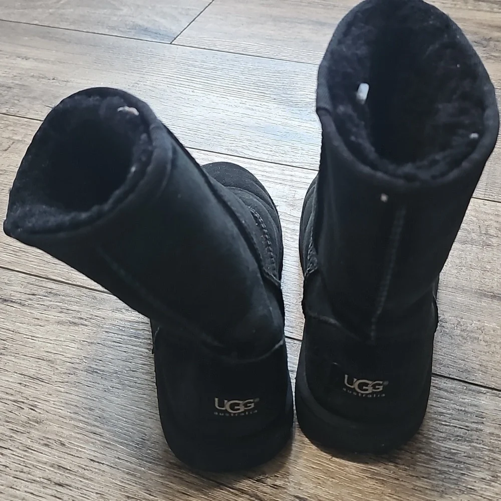 Ugg Classic Short Boot Black Big kids